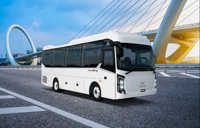 Hãng xe Việt Kim Long Motor trình làng 2 mẫu ô tô bus mới