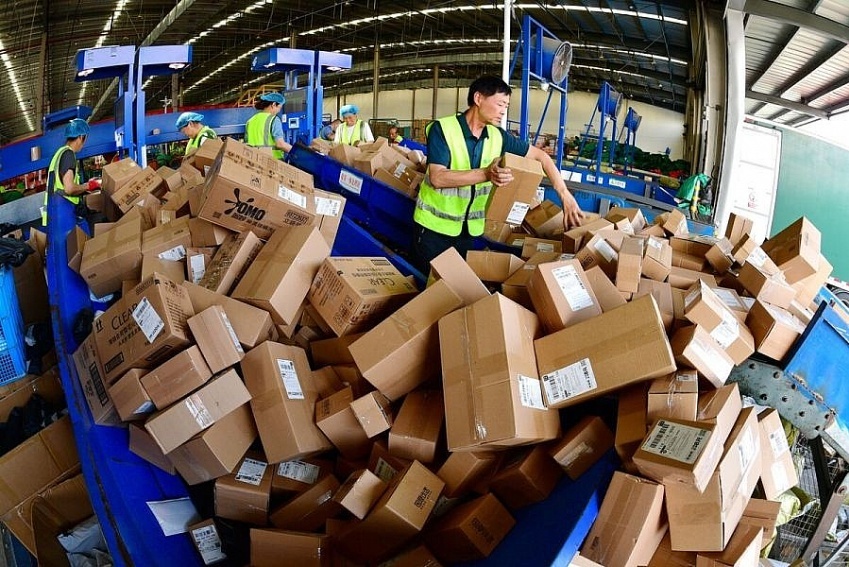 Từ 1/8, thu VAT tự động với hàng nhập khẩu chuyển phát nhanh dưới 1 triệu đồng