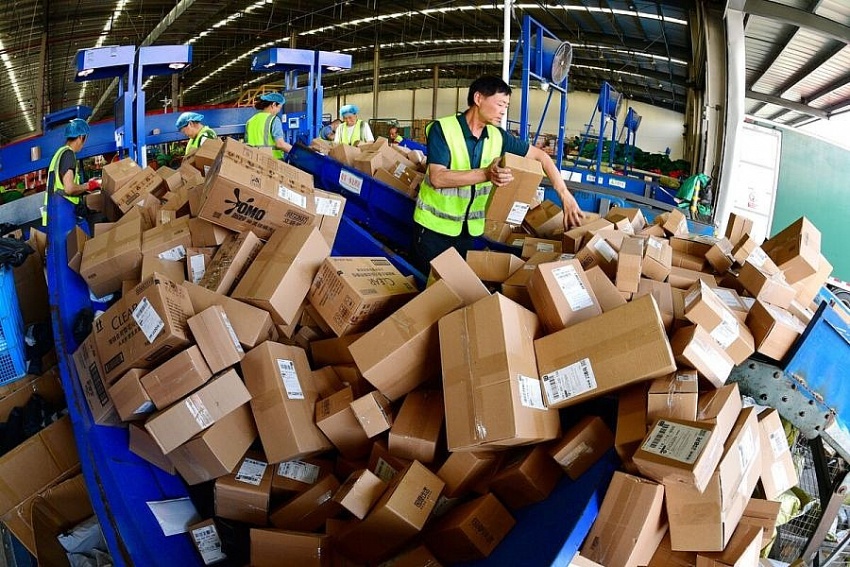 Từ 1/8, thu VAT tự động với hàng nhập khẩu chuyển phát nhanh dưới 1 triệu đồng
