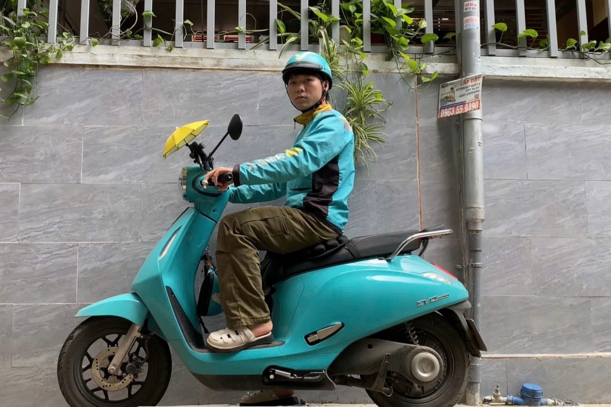 Tốt nghiệp loại Giỏi ngành IT ĐH Công nghiệp Hà Nội vẫn chạy xe ôm công nghệ: Thu nhập nửa triệu/ngày, nói thẳng quan điểm khi bị người quen bắt gặp