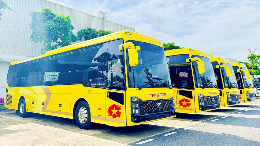 THACO AUTO vừa bàn giao lô xe giường nằm cao cấp cho đối tác chiến lược tại Đà Nẵng
