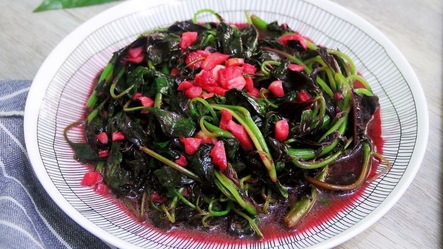 Loại rau dân dã giá chỉ 10.000 đồng/kg nhưng là vựa dưỡng chất hoàn hảo, nhiều canxi hơn cả tôm, ăn mỗi tuần lợi đủ đường