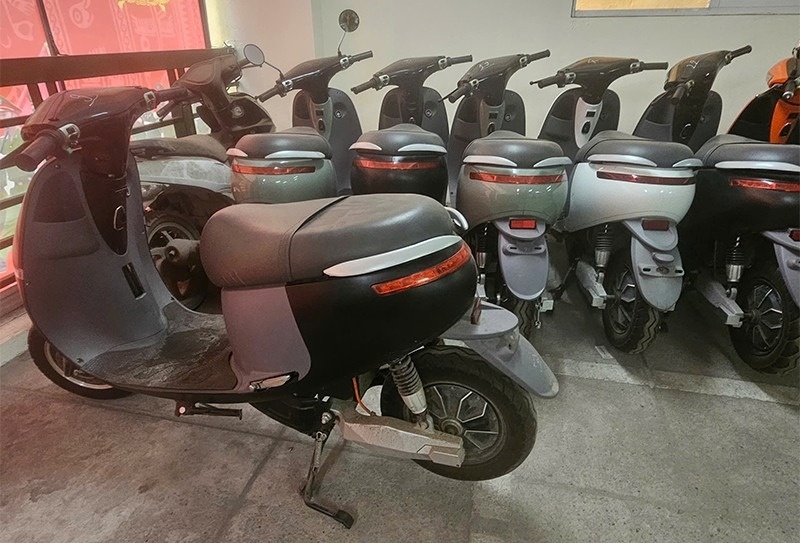 Vạch trần đường dây 'phù phép' hơn 100 xe máy điện giả thành thật tại Bắc Ninh và Hà Nội