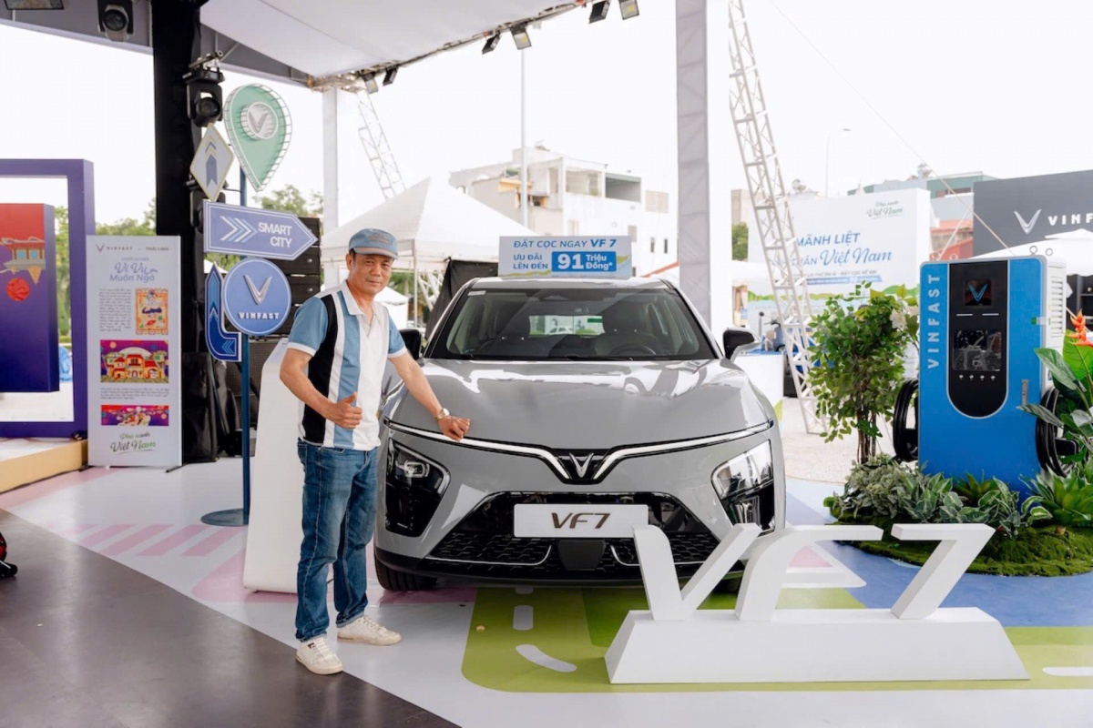 VinFast gây sốt tại Hải Phòng: Xe điện Việt 'ngon - bổ', ưu đãi cả trăm triệu đồng khiến khách chốt cọc liền tay