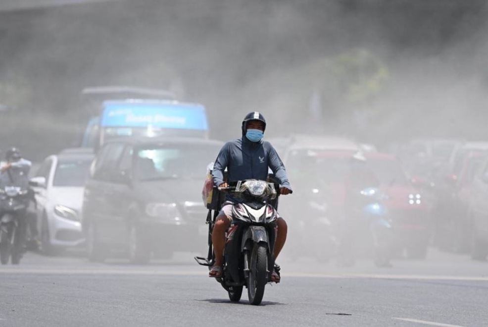 Hơn 6 triệu xe máy, chỉ số AQI màu tím và bước đi tất yếu: Hà Nội cấm toàn bộ xe máy chạy xăng trong Vành đai 1 vào tháng 7/2026