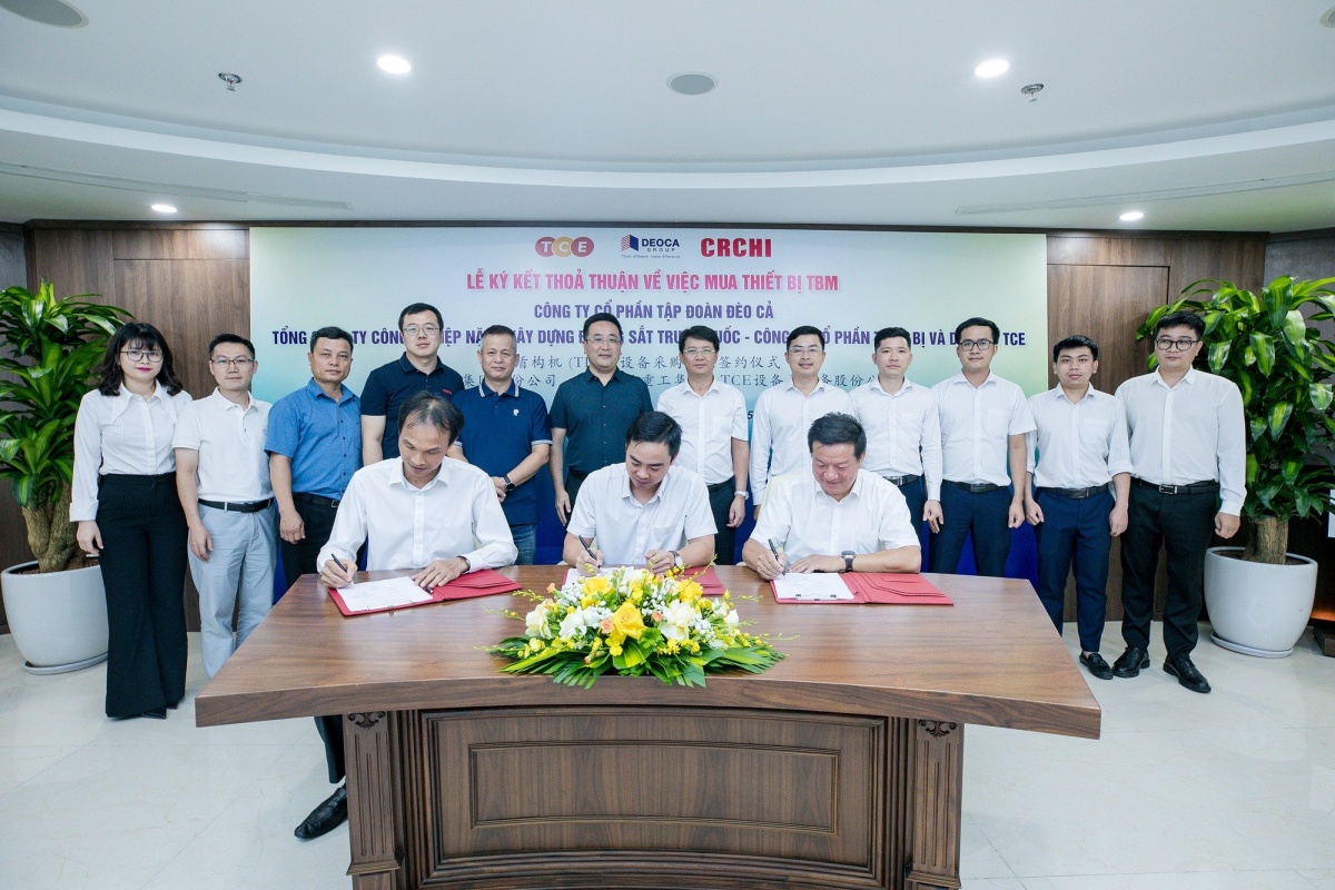 Doanh nghiệp Việt Nam đầu tiên mua máy khoan hầm ‘khổng lồ’ từ Trung Quốc về làm đường sắt
