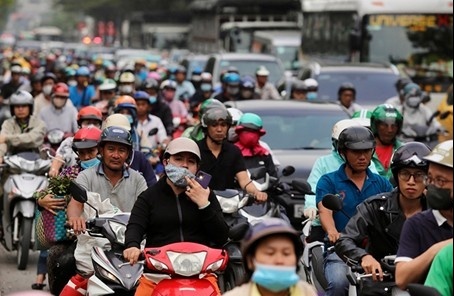 Nối gót Hà Nội, TP. HCM gấp rút triển khai lộ trình loại xe xăng, phủ xe điện