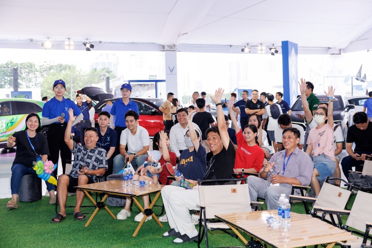 Mang xe xăng cũ, đổi xe điện mới, người dùng khẳng định: “Thời điểm lý tưởng để chuyển đổi là bây giờ”
