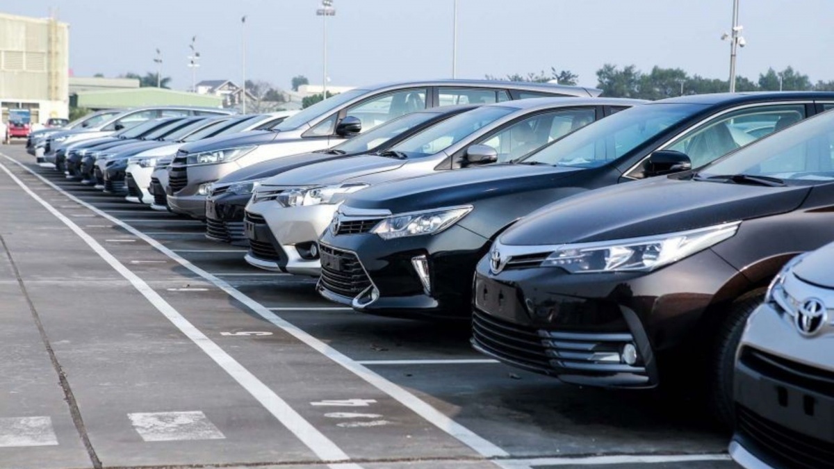Nguồn cung dư thừa, các đại lý ô tô chấp nhận 'bán lỗ' để xả hàng tồn