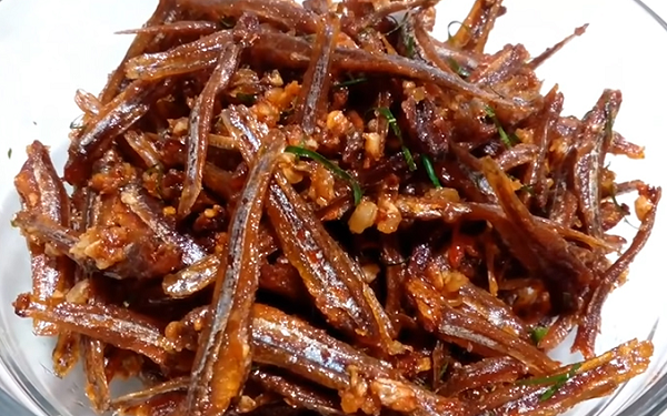 Loại cá 'nhỏ mà có võ' xuất hiện khắp chợ Việt, vừa ngon vừa rẻ lại là nguyên liệu làm nước mắm trứ danh