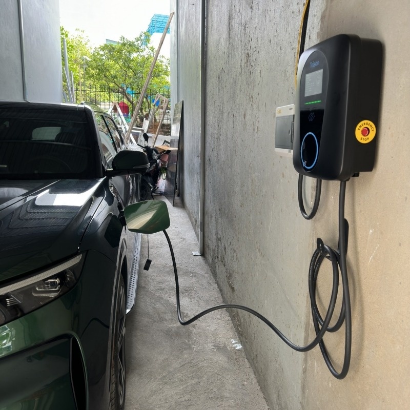 Những sai lầm chết người khi sạc xe điện tại nhà và lời khuyên an toàn từ chuyên gia