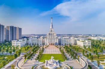 Khác biệt tại trường đại học của tỷ phú Phạm Nhật Vượng: Gần 80% cán bộ, giảng viên đi xe điện