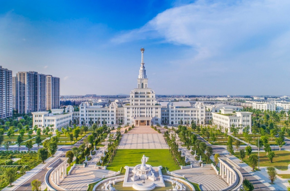 Khác biệt tại trường đại học của tỷ phú Phạm Nhật Vượng: Gần 80% cán bộ, giảng viên đi xe điện