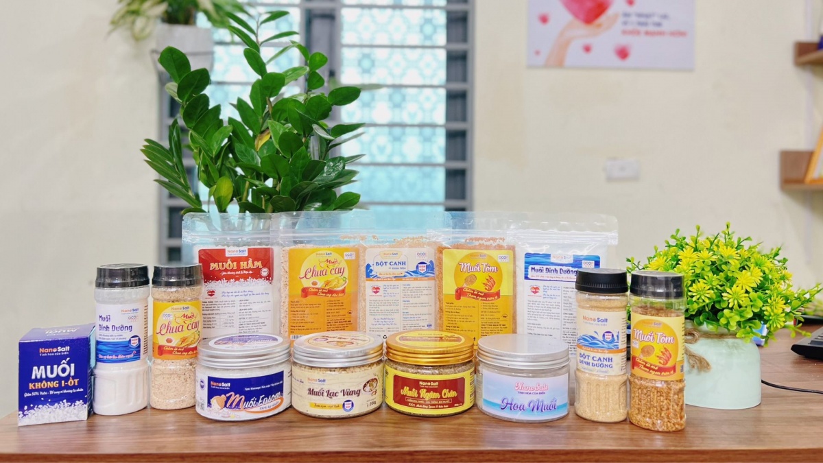 Tốt nghiệp Ngoại thương, cô gái 9X quyết tâm về quê khởi nghiệp 'hồi sinh' tinh hoa biển cả