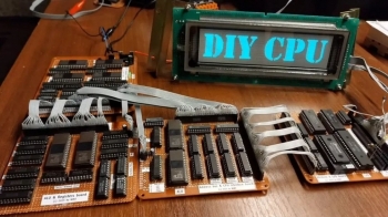 Không cần chip hiện đại, anh kỹ sư này vẫn tạo ra CPU chạy mượt như máy thật