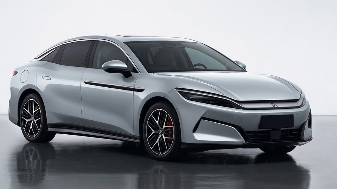 Vua xe điện Trung Quốc đăng ký mẫu 'sedan quái vật' tại Việt Nam, tăng tốc 0–100km/h trong 2,7 giây; chạy thẳng Hà Nội – Quảng Bình chỉ 1 lần sạc