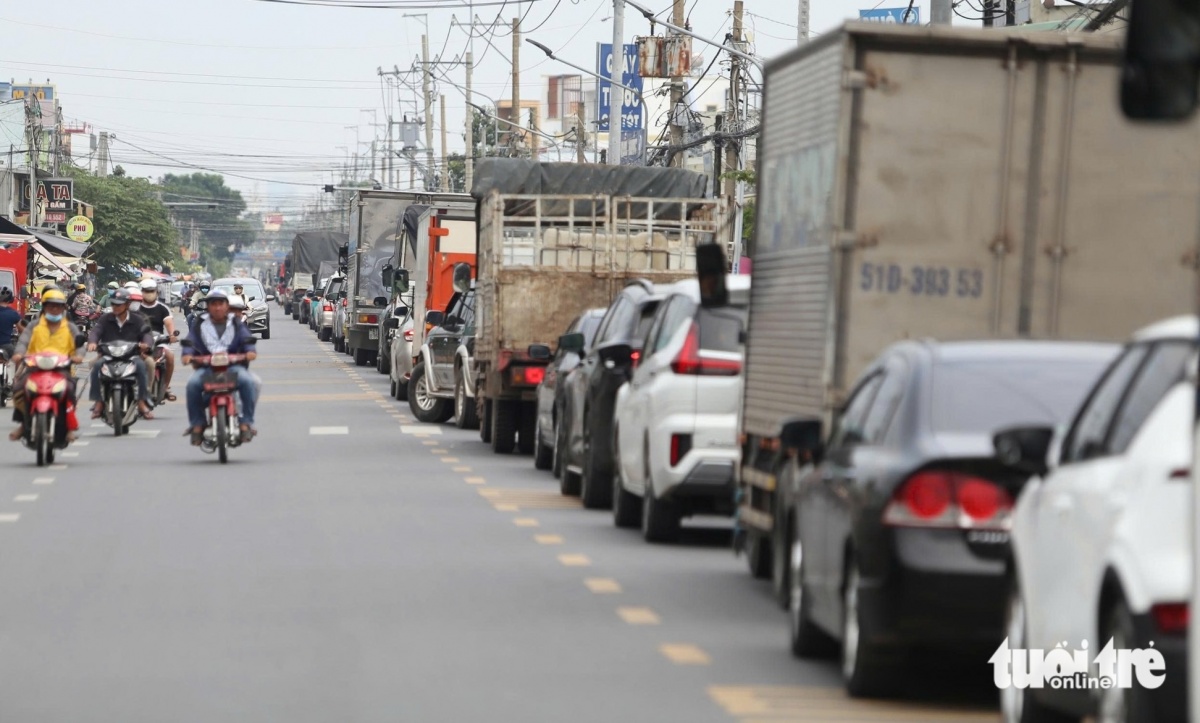 Hành vi lúc đường tắc nhiều tài xế muốn 'thoát' nhanh nhưng gây hiểm hoạ lớn, CSGT đưa ra khuyến cáo mới nhất