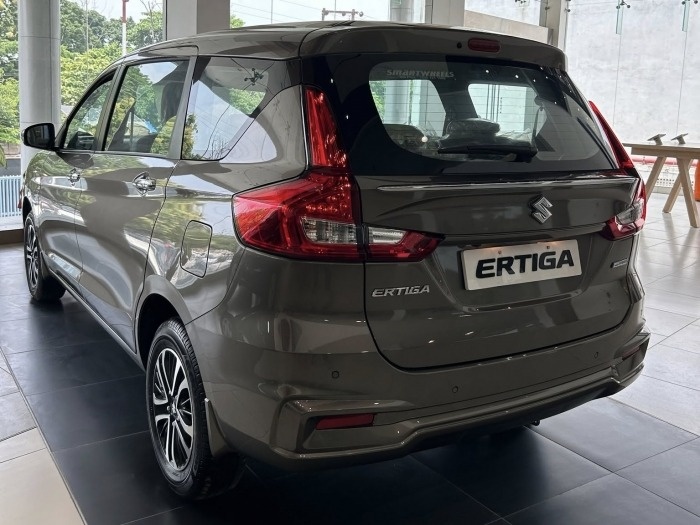 Mẫu MPV mới ra mắt với thiết kế nâng cấp hoàn toàn mới: Giá chỉ 242 triệu với 6 túi khí, phanh EBD, ‘đấu’ với Xpander