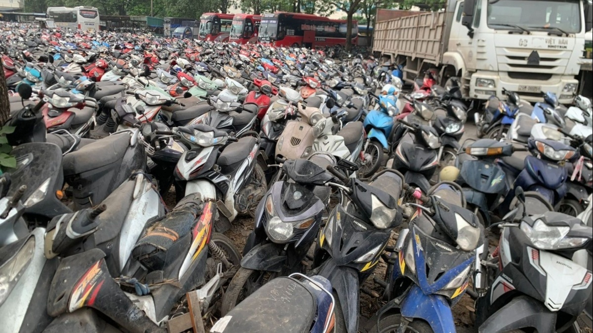 Hà Nội chuẩn bị cấm xe máy xăng: Hàng triệu phương tiện chạy xăng sẽ đi đâu về đâu?