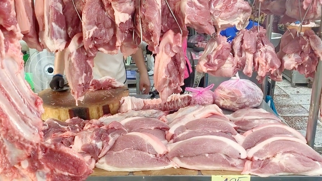Tiểu thương bán thịt heo tại TP.HCM bị vạ lây vì tả heo châu Phi