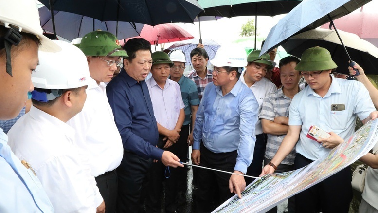 Thị sát dự án đường sắt 200.000 tỷ đồng, Bộ trưởng Trần Hồng Minh sẵn sàng khởi công nhiều hạng mục vào tháng sau