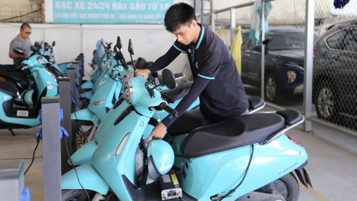 Mô hình quán cà phê độc lạ tại TP.HCM: Vừa sạc pin xe vừa được ăn uống, ngủ nghỉ