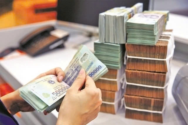Dòng tiền doanh nghiệp đổ vào ngân hàng lập kỷ lục