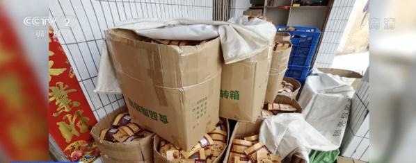 ‘Lật tẩy’ đường dây sản xuất thịt bò khô giả từ 1 cuộc gọi tố giác: Nguyên liệu rẻ bèo, lợi nhuận lên tới 36 tỷ/tháng
