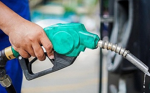 2 'ông lớn' xăng dầu thí điểm bán xăng E10 ở 3 thành phố lớn từ 1/8