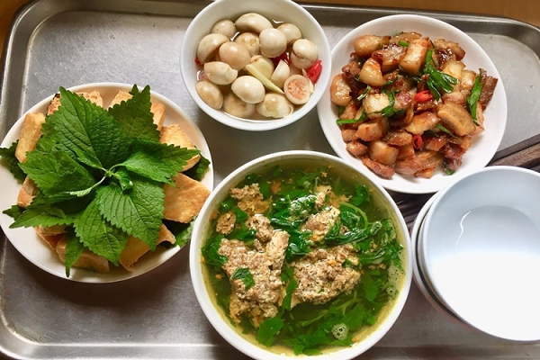 Bán đầy chợ với giá chỉ 5.000 đồng/mớ, loại rau này lại được chuyên gia Nhật ngợi khen hết lời
