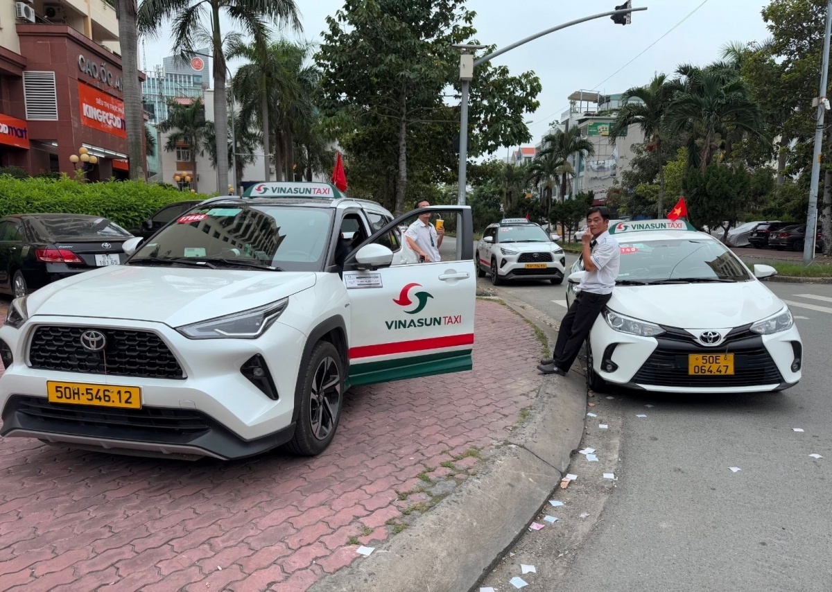 Trước lệnh cấm xe xăng, ông lớn taxi Vinasun (VNS) dốc hàng trăm tỷ đồng mua 550 chiếc hybrid
