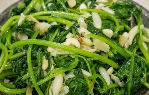 Chợ Việt bán đầy 'vua rau xanh' được CDC Mỹ vinh danh: Nhiều người ăn hàng ngày mà ít ai biết hết giá trị