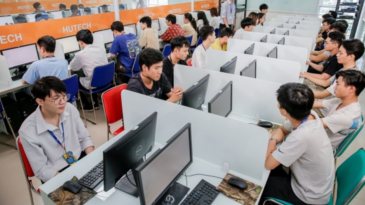 Ngành học từng bị chê 'khó xin việc', giờ được doanh nghiệp tranh nhau săn đón: Lương khởi điểm 60 triệu/tháng