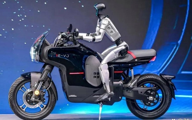 Đếm ngược thời gian xe máy điện phong cách Cafe racer của Honda về Việt Nam: Công nghệ như ô tô, hút người trẻ
