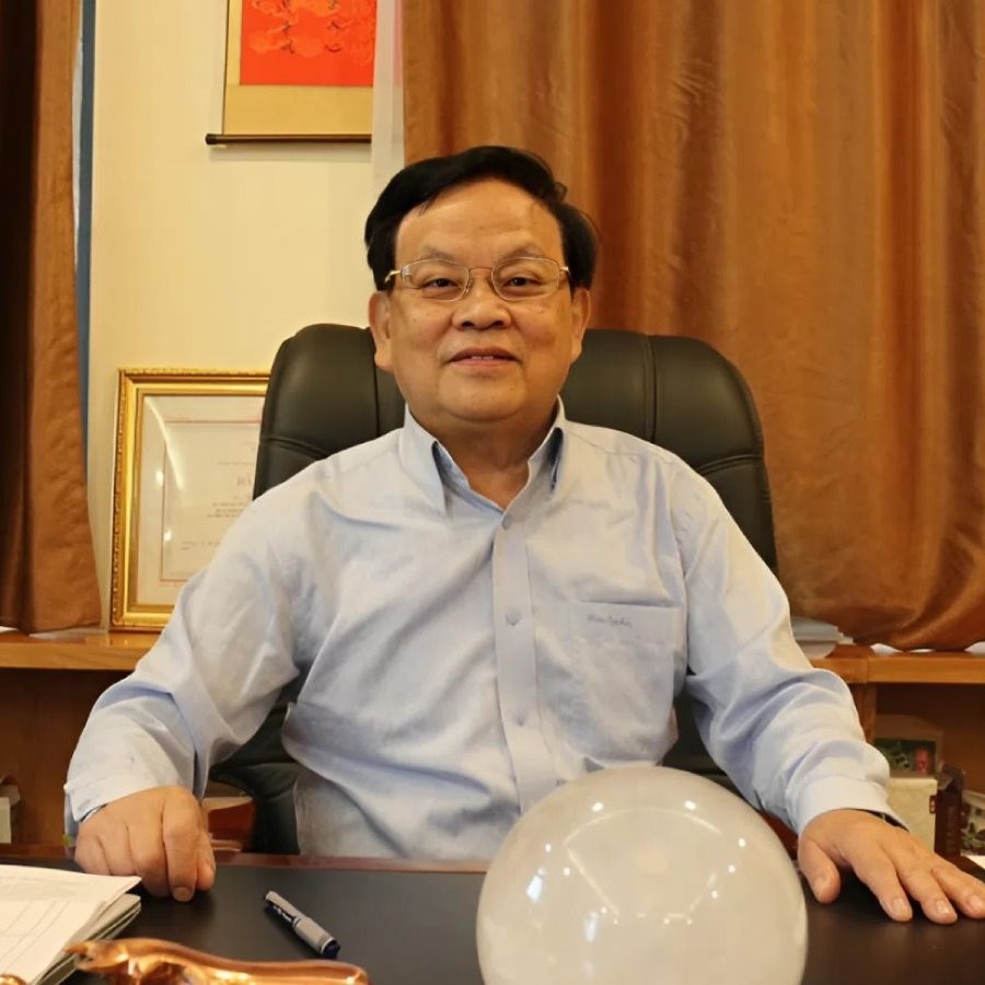 Chuyện về vị lãnh đạo chứng khoán bắt đầu hành trình ở tuổi 60