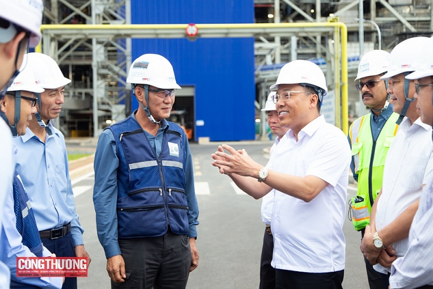 Thứ trưởng Bộ Công Thương đích thân kiểm tra nhà máy nhiệt điện 2,2 tỷ USD