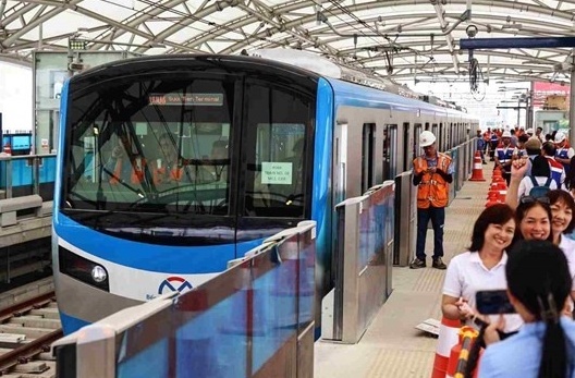 Đề xuất thí điểm bán hàng trong nhà ga metro Bến Thành - Suối Tiên