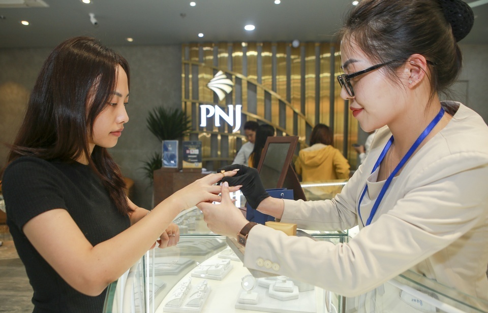 Đại gia vàng bạc PNJ lãi hơn 6 tỷ đồng/ngày