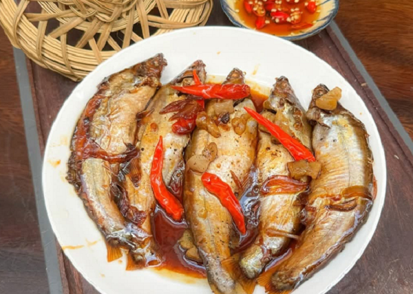 Loài cá ở Việt Nam nghe tên 'hết hồn', xưa không ai ngó nay thành đặc sản nổi tiếng, giá cao vẫn hút khách sành ăn
