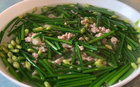 Người Việt hay dùng làm gia vị mà không biết loại lá này lại là 'thần dược' bổ thận: Bán đầy chợ, giá lại dễ mua