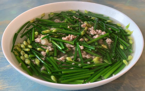 Người Việt hay dùng làm gia vị mà không biết loại lá này lại là 'thần dược' bổ thận: Bán đầy chợ, giá lại dễ mua