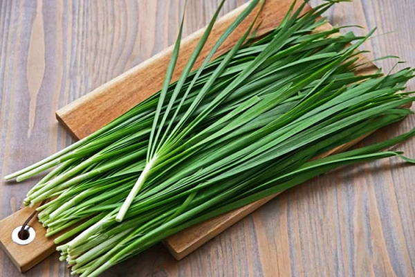 Người Việt hay dùng làm gia vị mà không biết loại lá này lại là 'thần dược' bổ thận: Bán đầy chợ, giá lại dễ mua