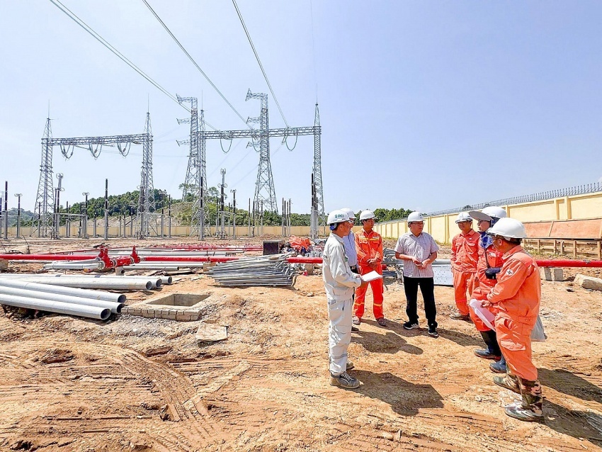 Đường dây 500kV Lào Cai – Vĩnh Yên 7.400 tỷ vào giai đoạn nước rút, lãnh đạo EVN trực tiếp thị sát công trường