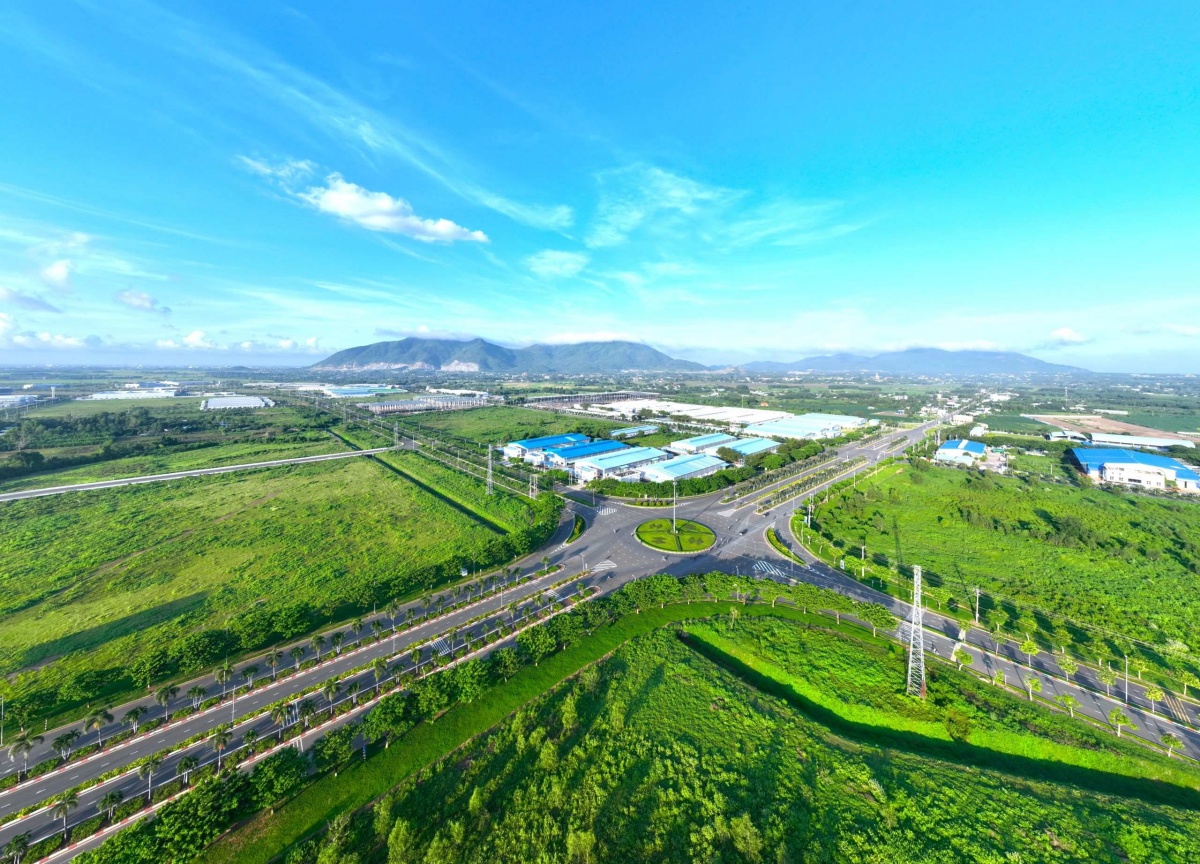 Ông lớn bất động sản KCN phía Nam báo doanh thu kỷ lục, mỗi ngày lãi hơn 8,8 tỷ đồng