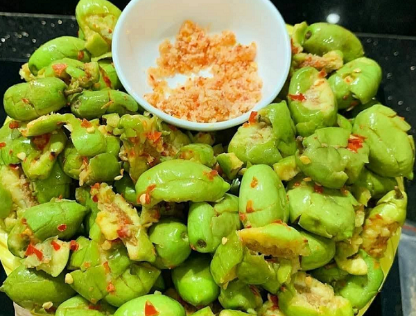 Xưa chỉ là cây dại, tiện tay vặt ăn vui mồm, hay hóa thành đặc sản lạ miệng: Vào cả thực đơn nhà hàng, giá bán thế nào?