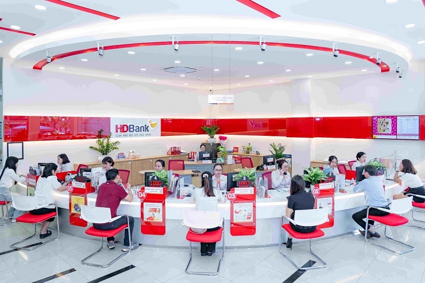 Đẩy mạnh kinh doanh số, HDBank (HDB) báo lãi 6 tháng đạt 10.068 tỷ đồng, ROE lên tới 26,5%