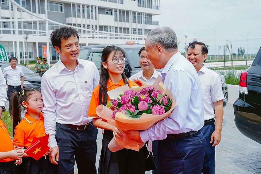 Phó Thủ tướng trực tiếp kiểm tra dự án trọng điểm của FPT