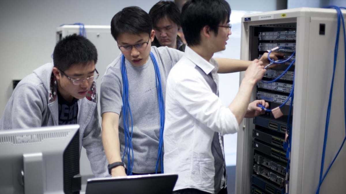 1 ngành đang thiếu nhân lực trầm trọng, chủ yếu dành cho nam giới: Mức lương ‘chạm đỉnh’ 90.000.000 đồng/tháng