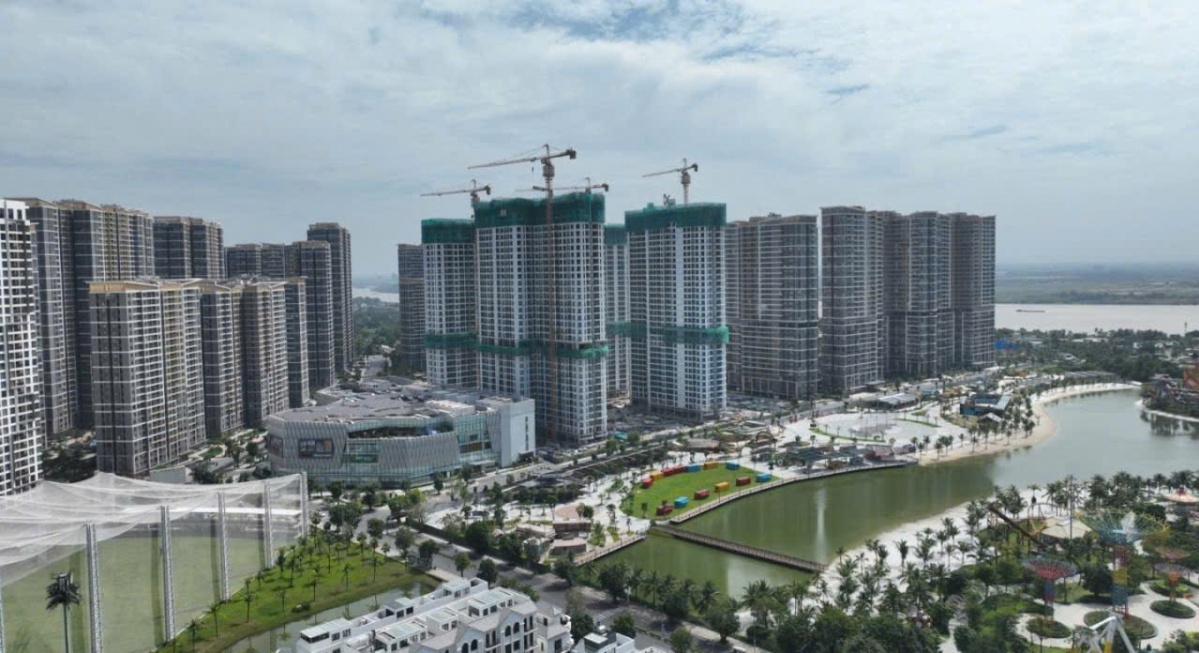 Vinhomes (VHM) và đối tác bất động sản Nhật Bản cất nóc dự án Top 1 của đại đô thị Vinhomes Grand Park