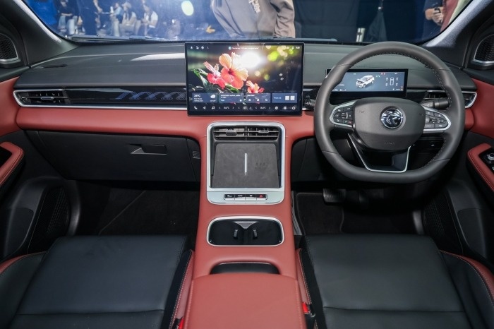 ‘Tân binh’ SUV cỡ B vừa mở bán với giá 460 triệu: Thiết kế ấn tượng, động cơ mạnh mẽ, ‘đấu thẳng’ với Honda H-RV